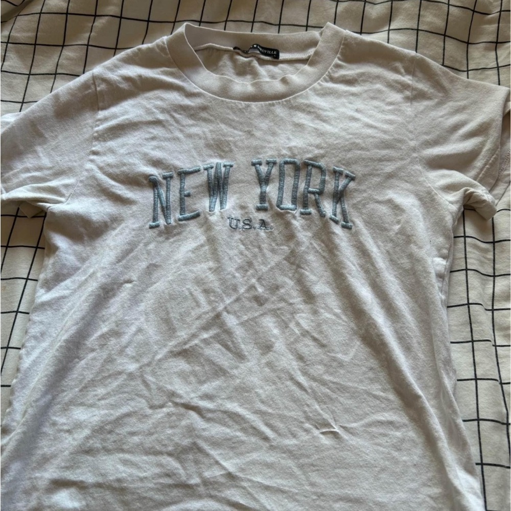 Brandy Melville New York baby tee